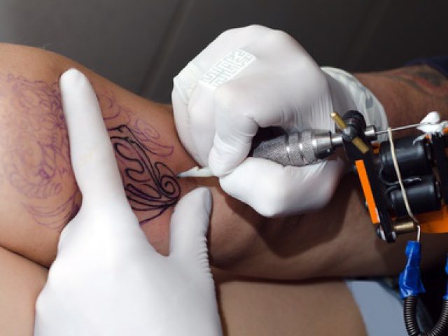 Farbe die unter die Haut geht – Autolacke in Tattoo-Tinten?